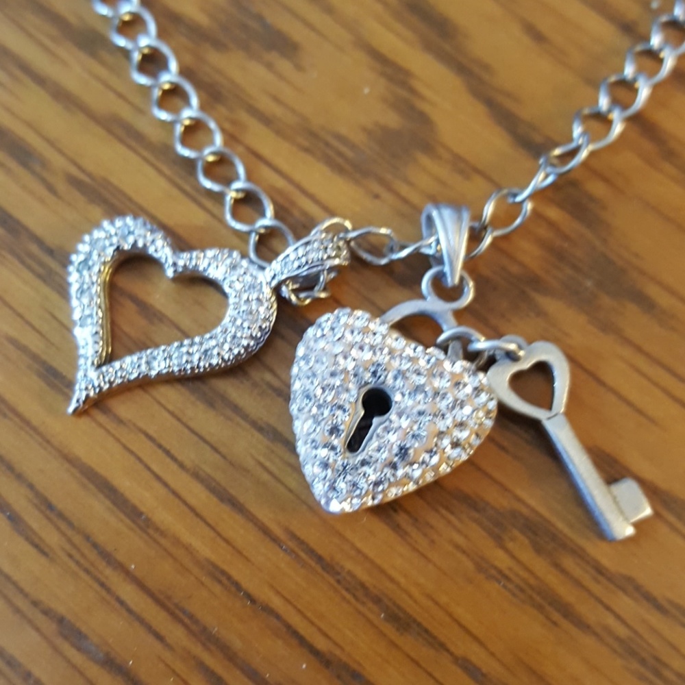 TWO HEARTS KEY NECKLACE RHINESTONES SILVER