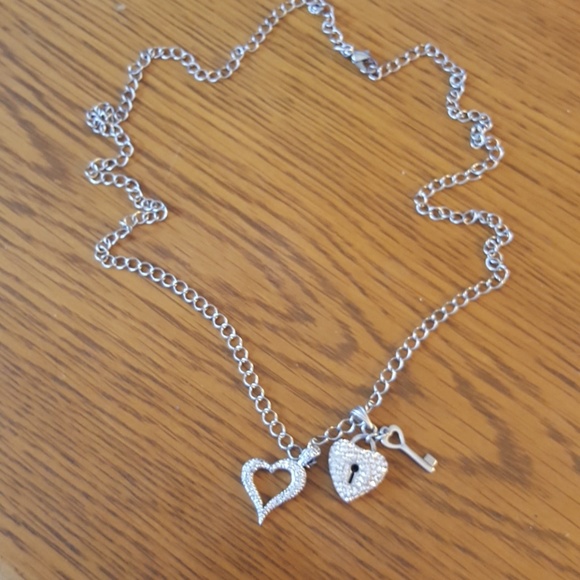 TWO HEARTS KEY NECKLACE RHINESTONES SILVER - Picture 2 of 3
