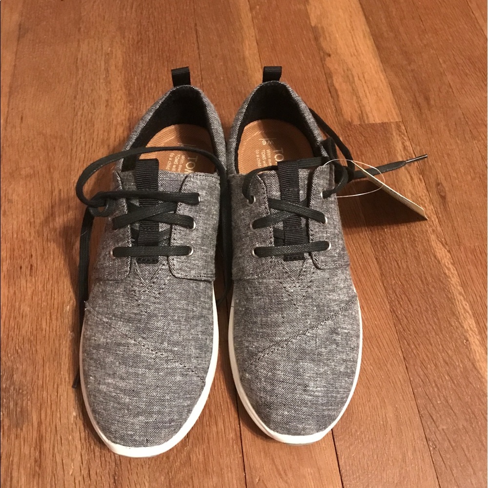 TOMS SNEAKERS