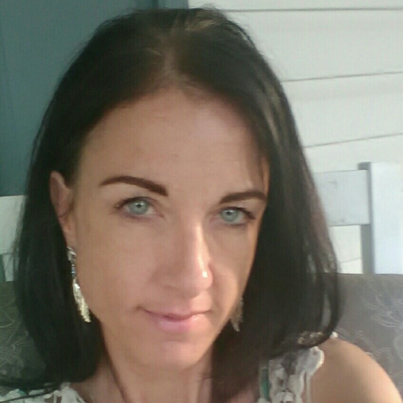 Meet the Posher Other - Meet your Posher, Angela