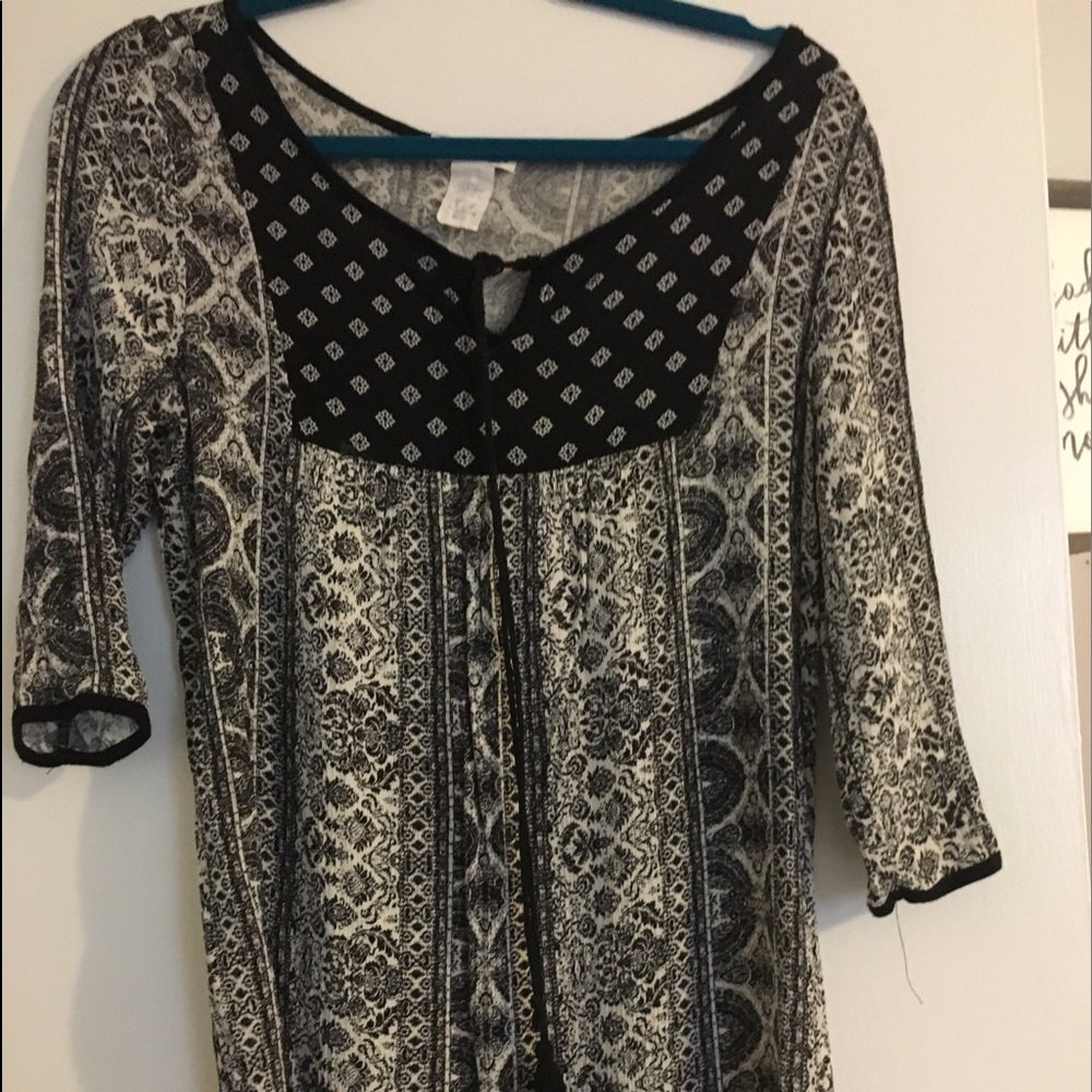 Black and white long top