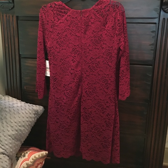 Lace Shift Dress - Picture 4 of 5