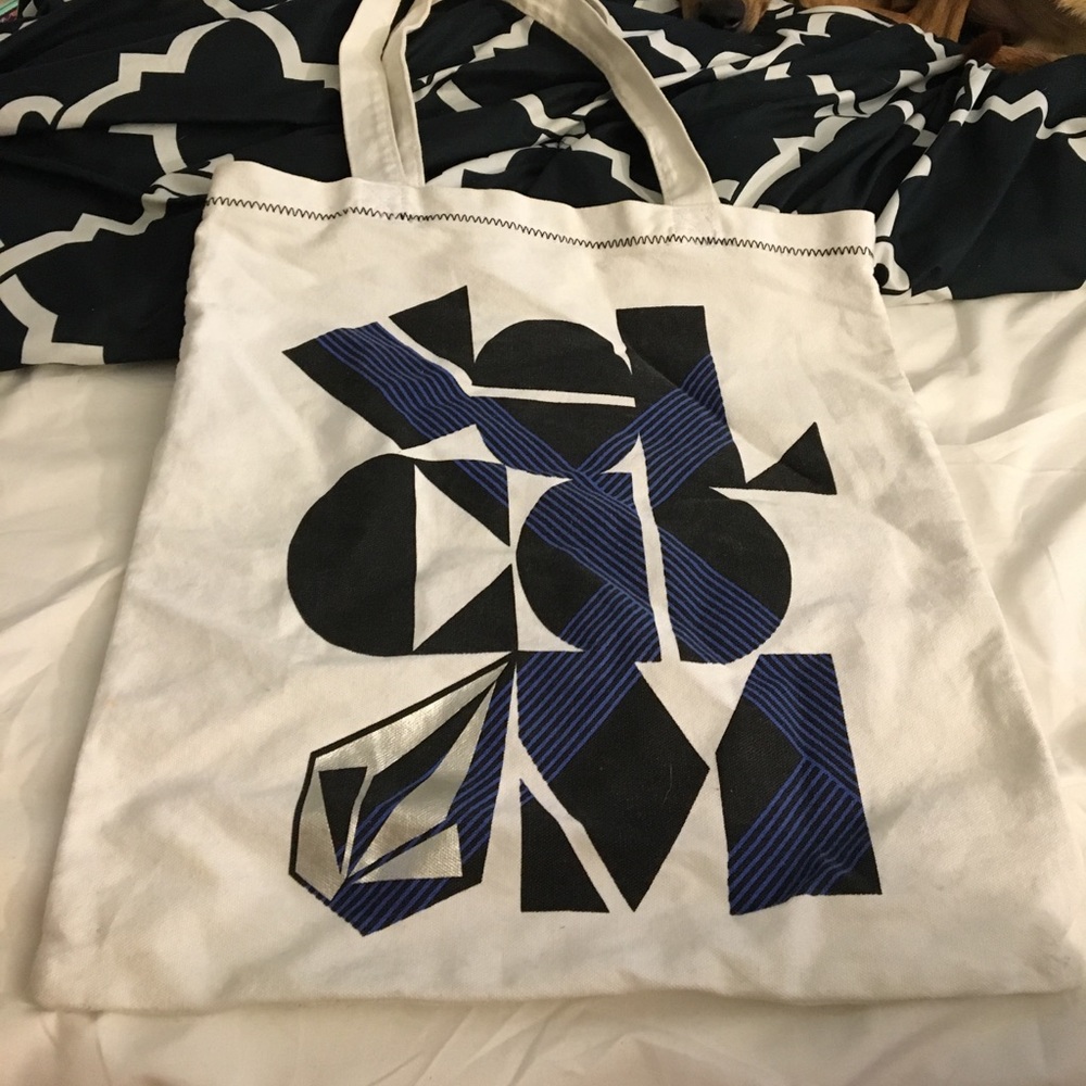 White volcom bag