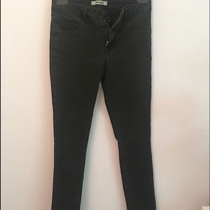 Black stretchy skinny jeans