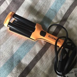 Plugged in 3 barrel curler