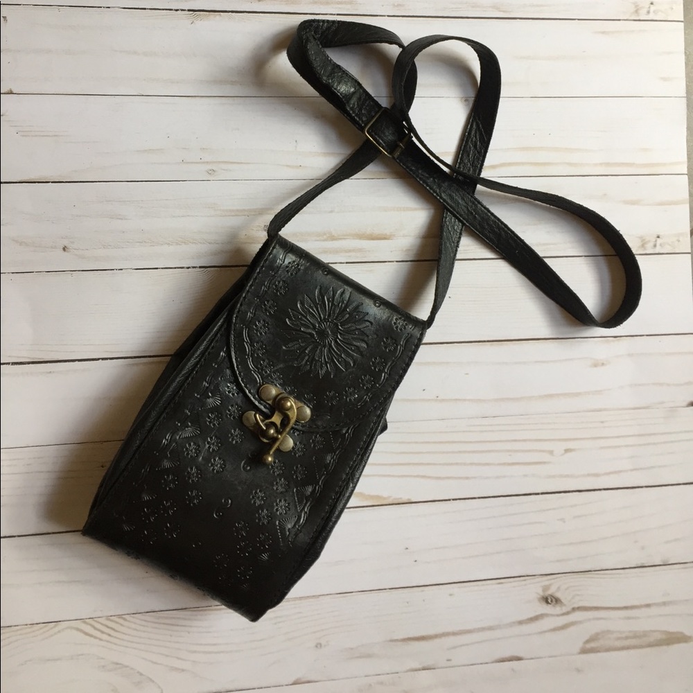 Vintage leather cross body