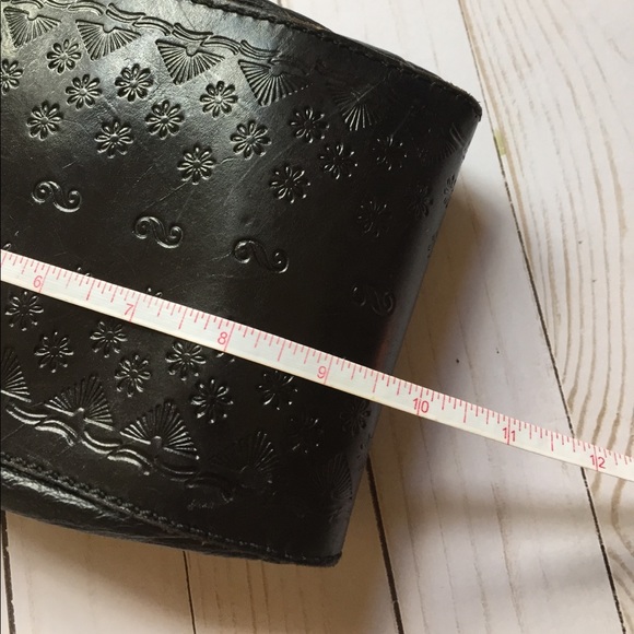 Vintage leather cross body - Picture 3 of 6