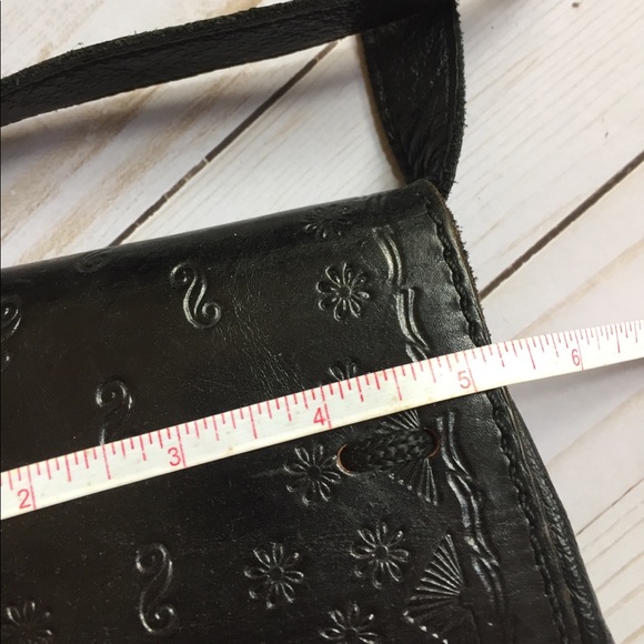 Vintage leather cross body - Picture 4 of 6