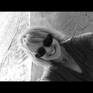 Meet your Posher, Roxanne