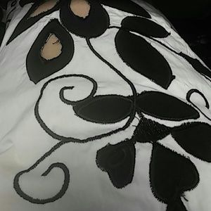 Meet your Posher, Lara