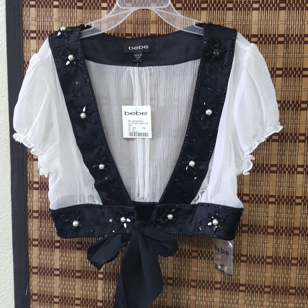 BEBE. Top