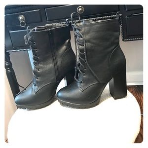 Tall heal boots *Final Price*