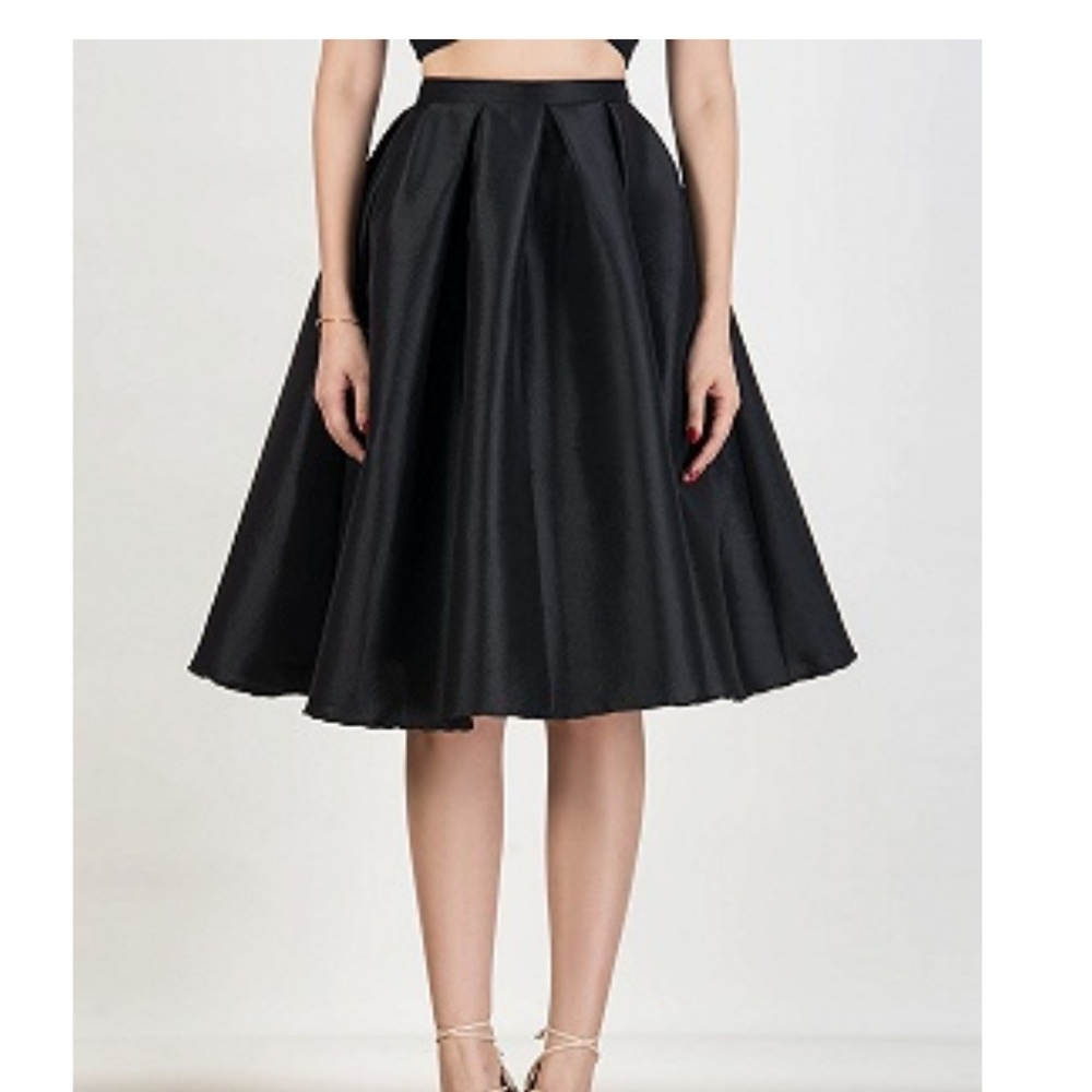 Black midi skirt