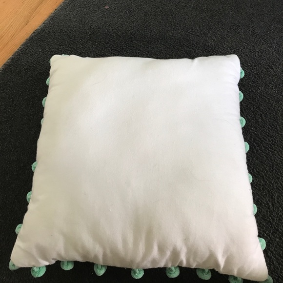 Really cute target pillow - Picture 2 of 3