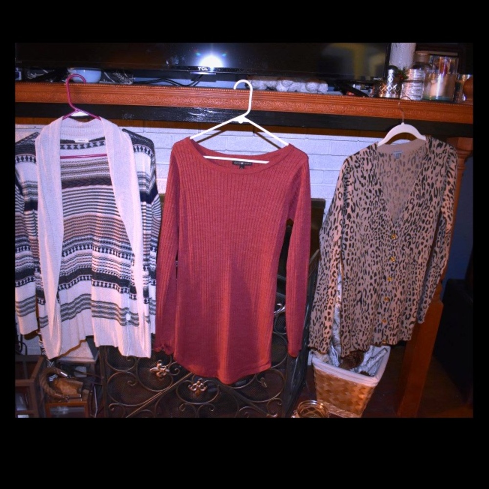 Sweaters/cardigan