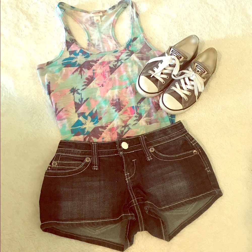 Dark jean shorts with white stitching
