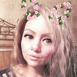 Meet your Posher, Alma