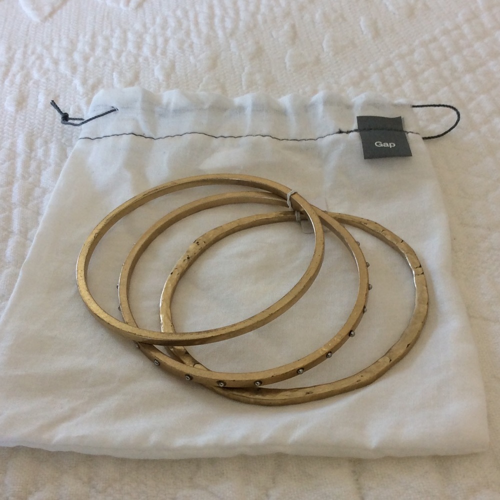 GAP set of 3 gold bangle bracelets- NWOT