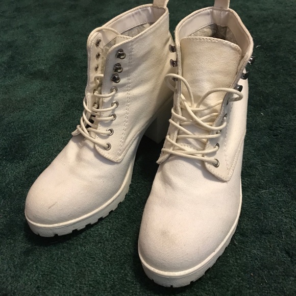 Women's boots - Picture 1 of 3