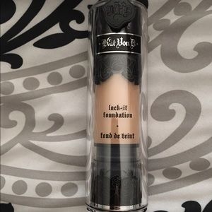 Kat Von D Lock-it Foundation