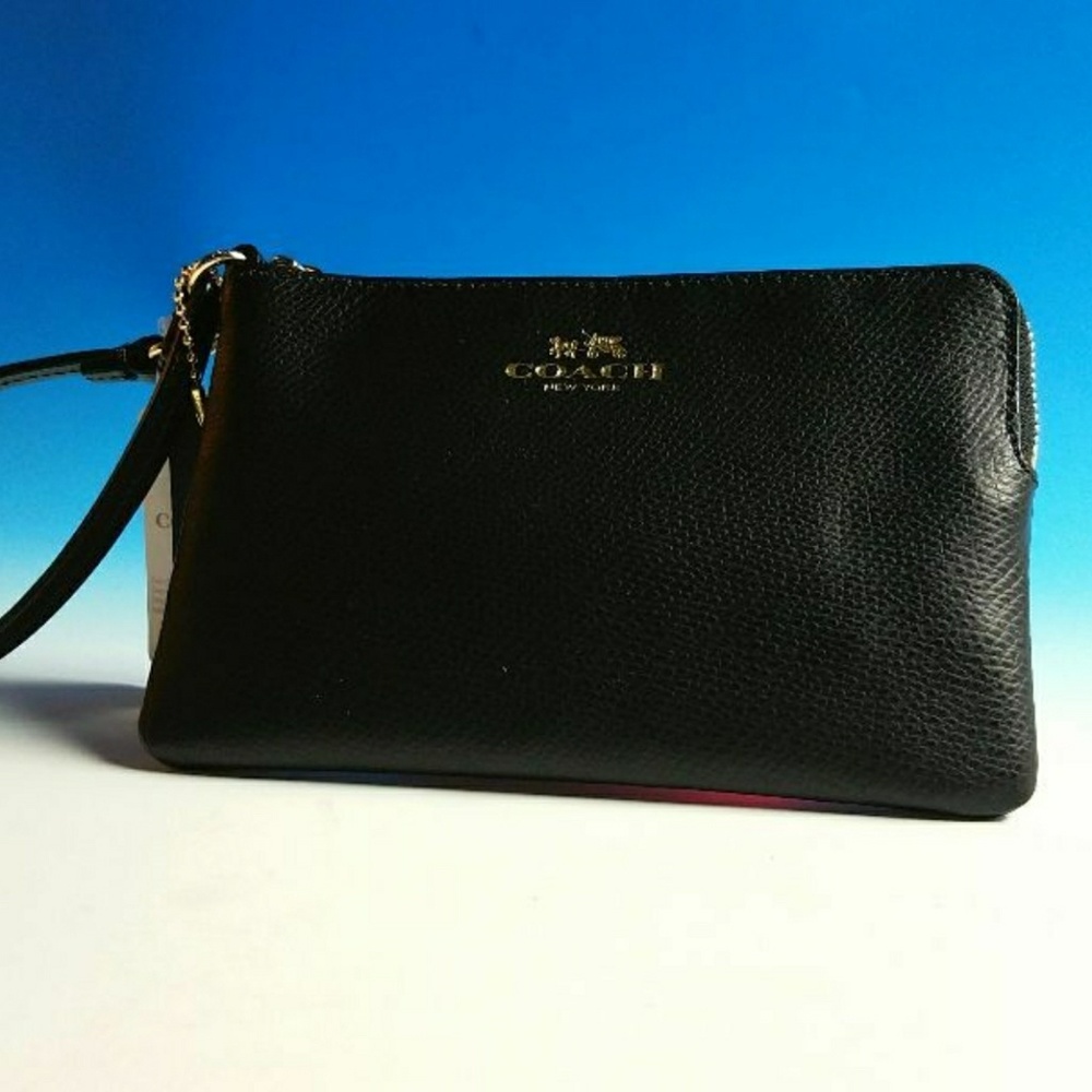🎉✨Authentic Coach Wristlet✨🎉