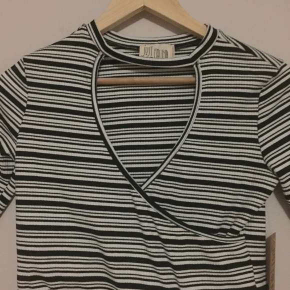 Black and White Stripe Crop Top - Picture 2 of 3