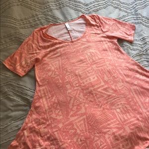 Medium pink Lularoe perfect tee