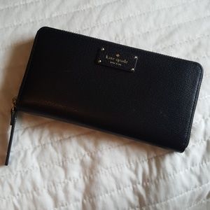 Black Kate Spade wallet