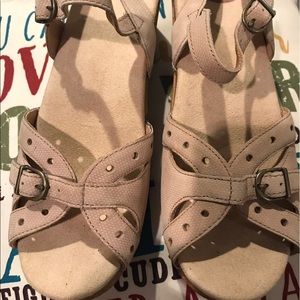 Dansko sandals new out of the box! Size 39 or 8