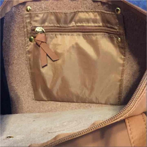 Saffiano Leather Zippered Tote/Shopper with RFID - Picture 4 of 4