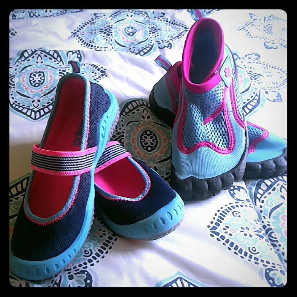 Girl's size 2 water shoes