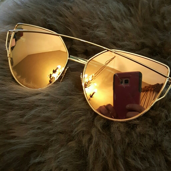 Cat Eye Rose Gold Sunglasses - Picture 3 of 3