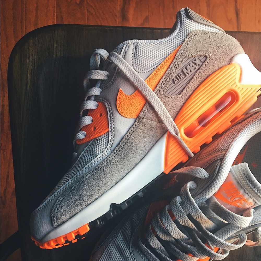 WMNS Nike Air Max 90 Essential Platinum/Orange