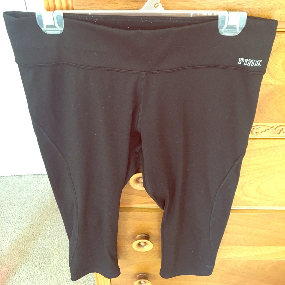 Black VS Pink cropped yoga/workout pants