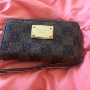 Michael kors wallet