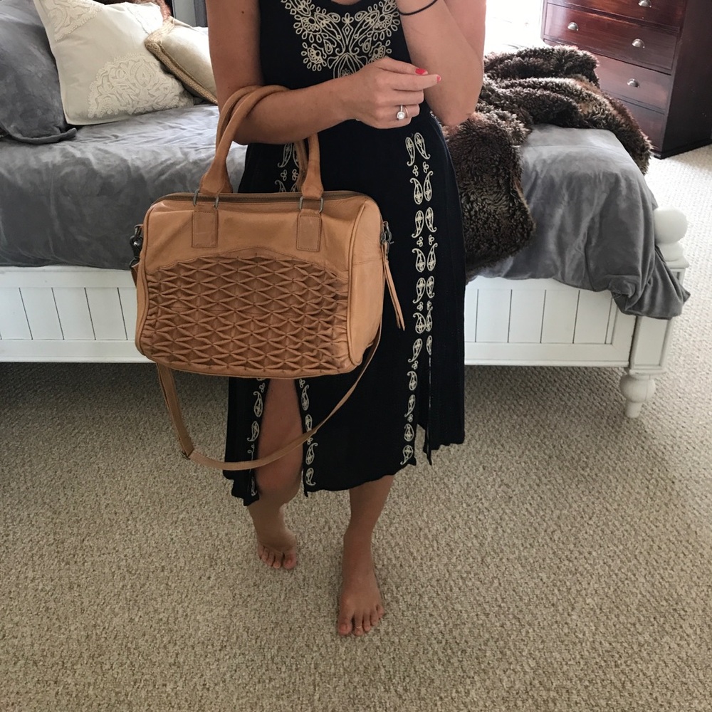 Day & Mood bag with hand and shoulder strap