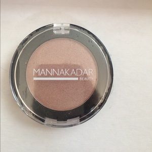 Mannakadar eye or cheek coloring. Fantasy color