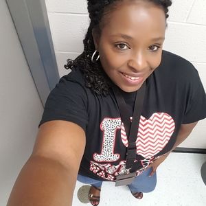 Meet your Posher, Ella