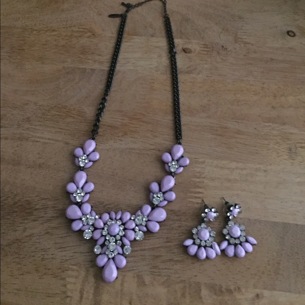 NWOT Necklace and earrings set
