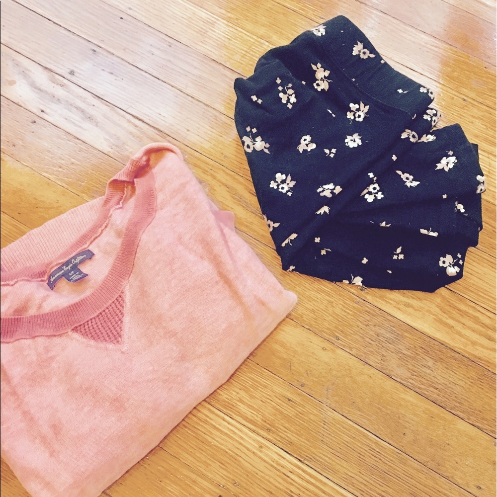 Black leggings with flower pattern 🌸