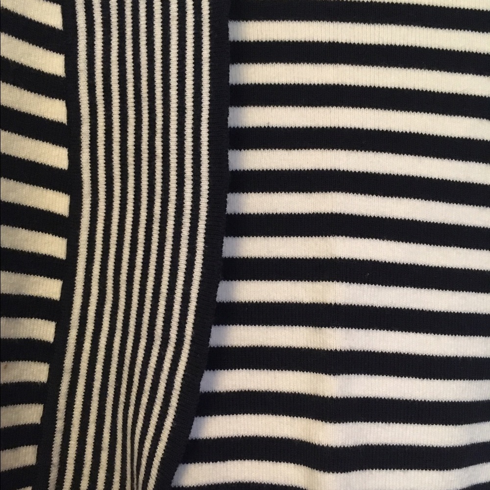 Talbots b/w cream sweater - Picture 2 of 3