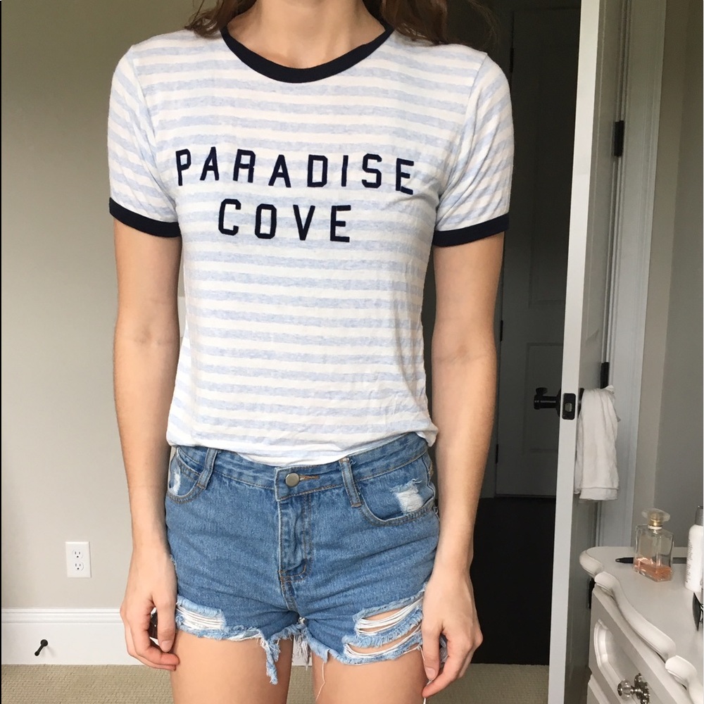 Brandy Melville JGALTUSA "Paradise Cove" Tee