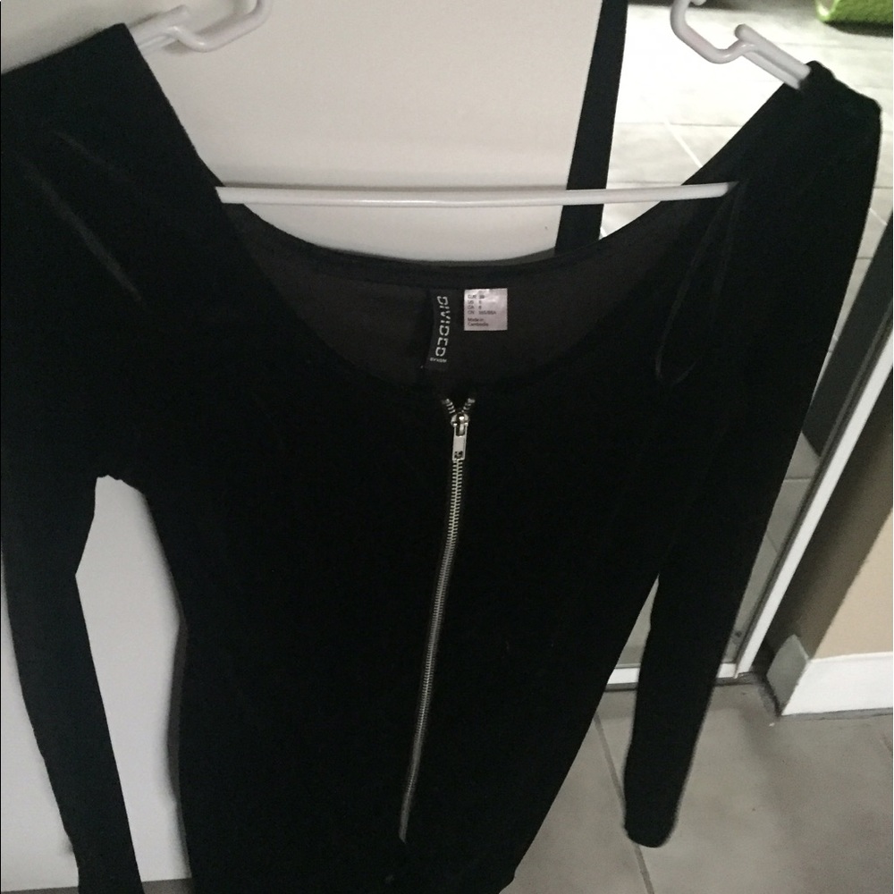 Black long sleeve dress