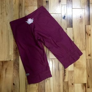 Be Present Lotus Yoga Capri Pants size S
