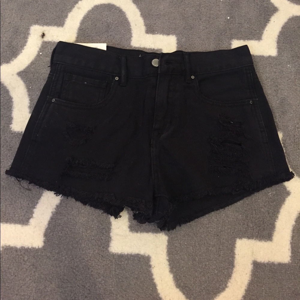 Black bullhead denim shorts