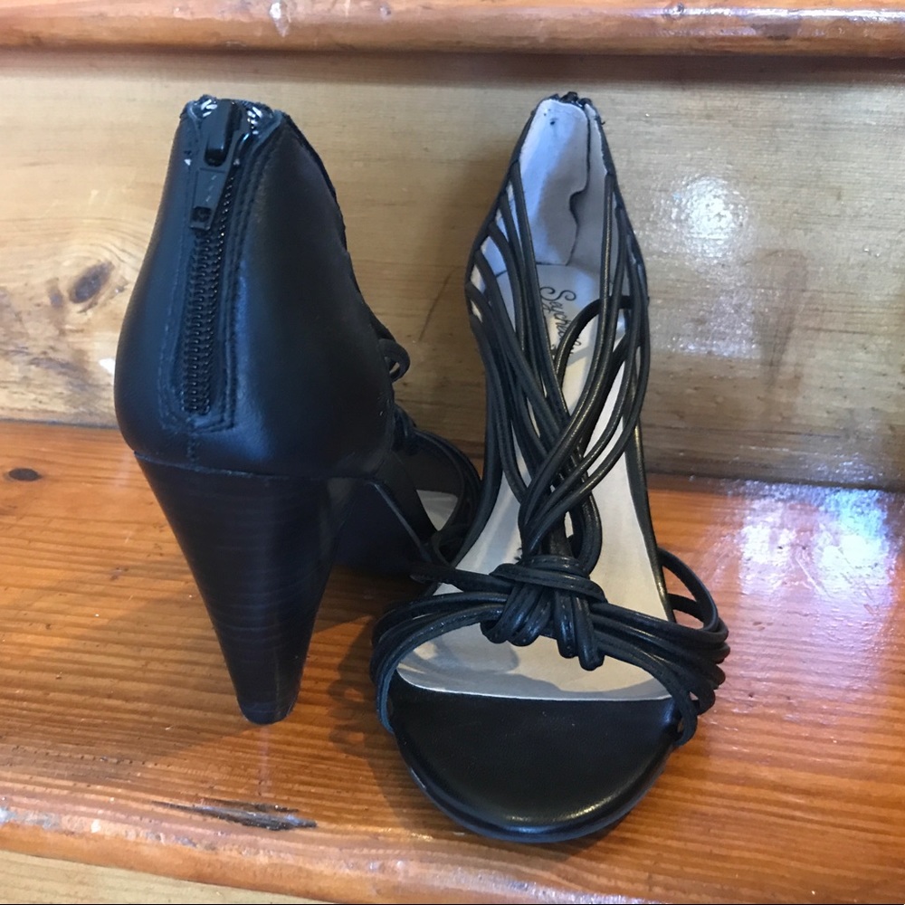 Seychelles black leather heeled sandals 8.5