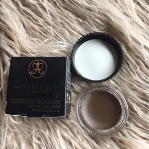 Anastasia Beverly Hills Dip Brow Pomade