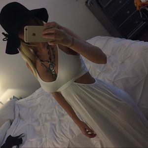 Adorable white maxi dress ❤️❤️❤️❤️