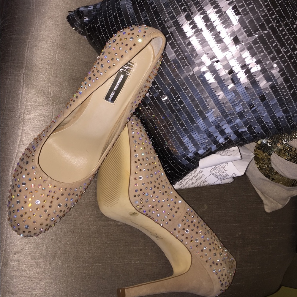 Shoes - Picture 2 of 4