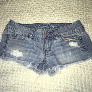 AE Sz2 Light Distressed Shorts
